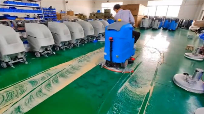 驻马店2023年还在用人工的物业保洁不妨试试洗地机吧